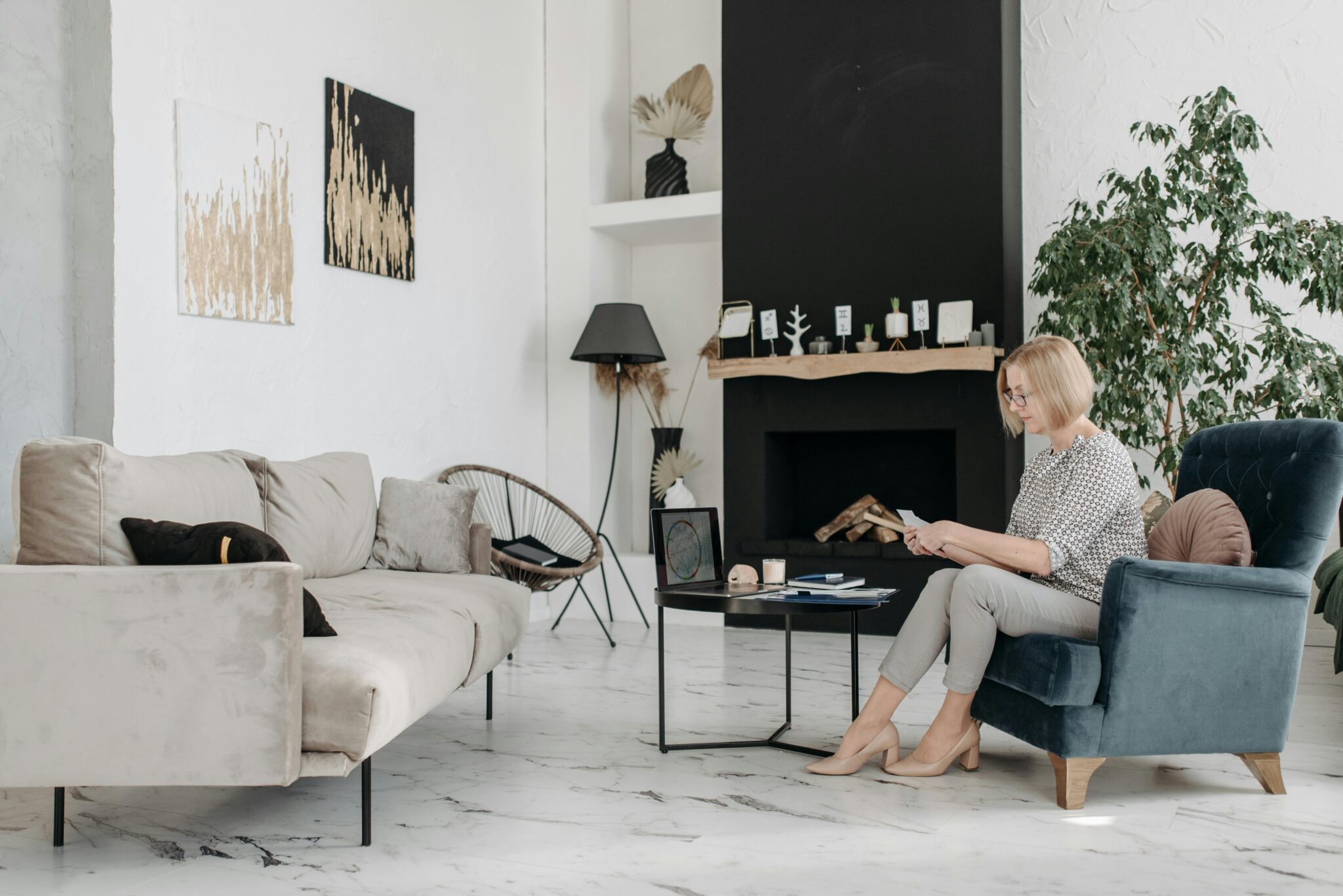 How to Market Yourself As a New Interior Designer (With and Without ... - How To Increase Your Online Presence As An Interior Designer